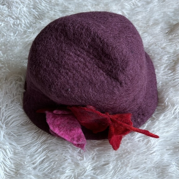 Women’s cute Wool with 3 contrasting florettes winter casual hat, accessories - Picture 7 of 10